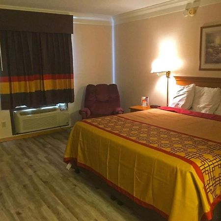 Americas Best Value Inn & Suites Thief River Falls Exterior foto