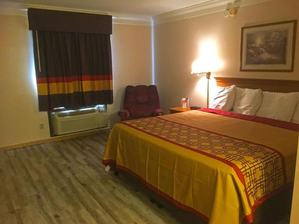 Americas Best Value Inn & Suites Thief River Falls Exterior foto