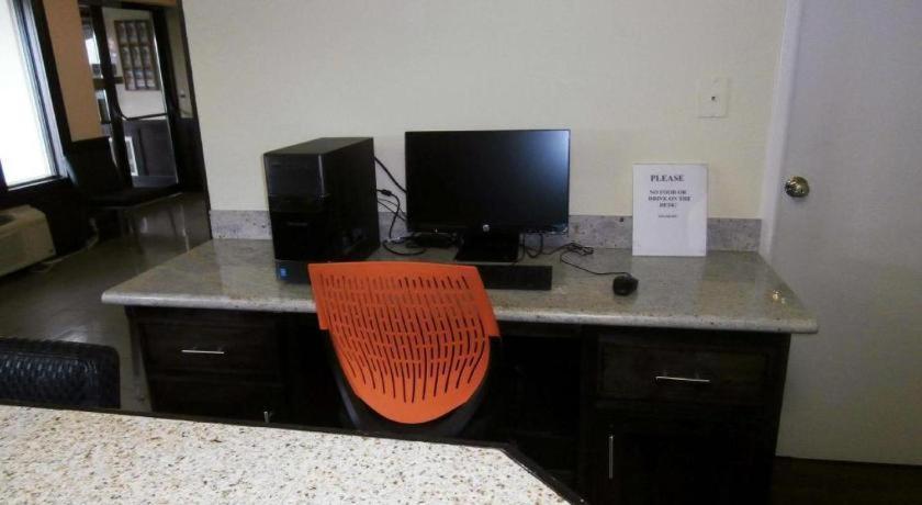 Americas Best Value Inn & Suites Thief River Falls Exterior foto